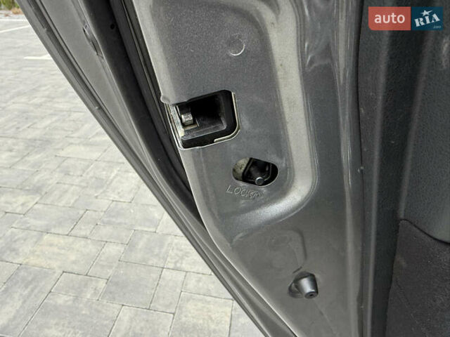 Сірий Ніссан Ліф, об'ємом двигуна 0 л та пробігом 126 тис. км за 5750 $, фото 26 на Automoto.ua