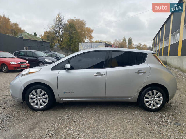 Ниссан Лиф 2013 в Нежине на Automoto.ua Серый Ниссан Лиф, объемом двигателя 0 л и пробегом 181 тыс. км за 5100 $, фото 11 на Automoto.ua