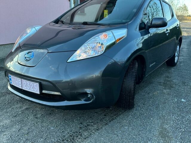 Сірий Ніссан Ліф, об'ємом двигуна 0 л та пробігом 118 тис. км за 4500 $, фото 1 на Automoto.ua