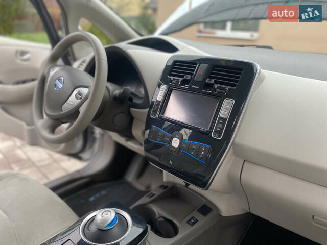 Сірий Ніссан Ліф, об'ємом двигуна 0 л та пробігом 70 тис. км за 4590 $, фото 15 на Automoto.ua