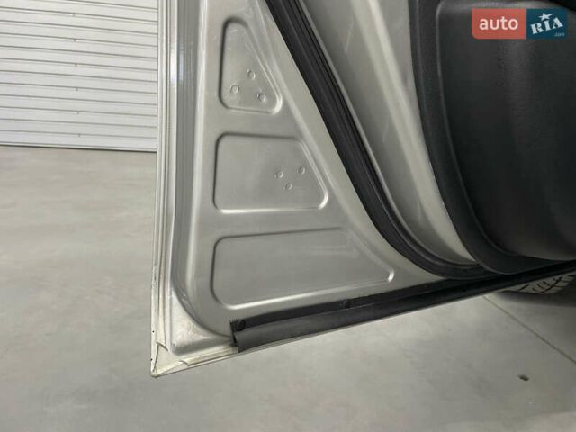 Серый Ниссан Лиф, объемом двигателя 0 л и пробегом 117 тыс. км за 6800 $, фото 20 на Automoto.ua