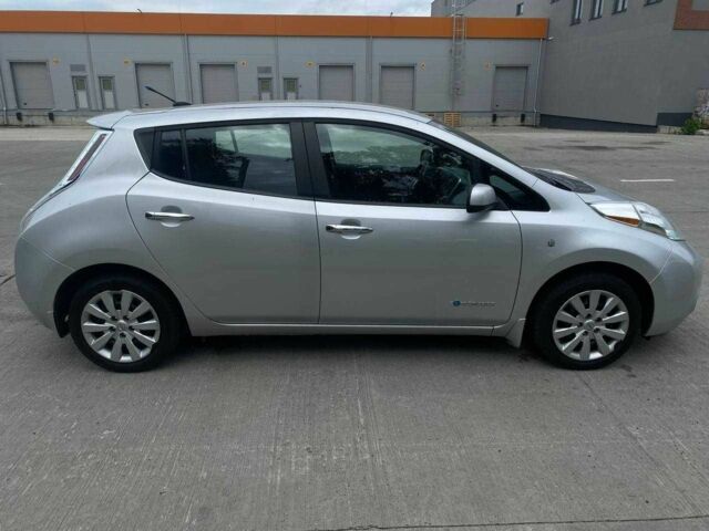 Сірий Ніссан Ліф, об'ємом двигуна 0 л та пробігом 75 тис. км за 5000 $, фото 6 на Automoto.ua