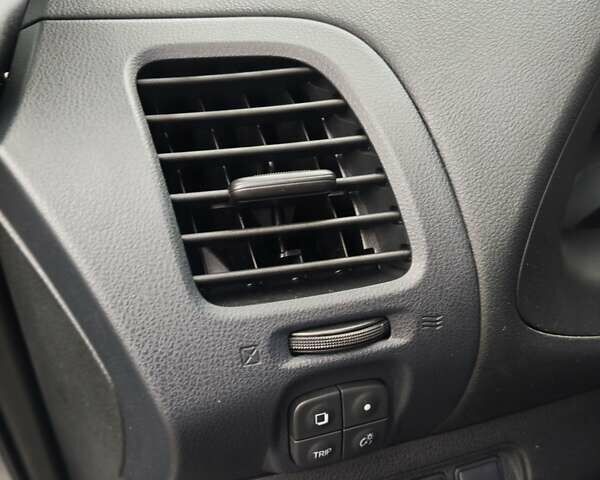 Серый Ниссан Лиф, объемом двигателя 0 л и пробегом 124 тыс. км за 6500 $, фото 24 на Automoto.ua