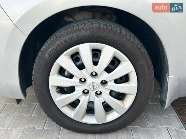 Серый Ниссан Лиф, объемом двигателя 0 л и пробегом 75 тыс. км за 5000 $, фото 7 на Automoto.ua