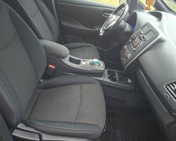 Серый Ниссан Лиф, объемом двигателя 0 л и пробегом 148 тыс. км за 5700 $, фото 23 на Automoto.ua