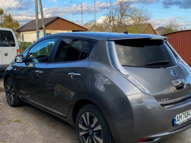 Ниссан Лиф 2013 в Житомире на Automoto.ua Серый Ниссан Лиф, объемом двигателя 0 л и пробегом 115 тыс. км за 6599 $, фото 4 на Automoto.ua