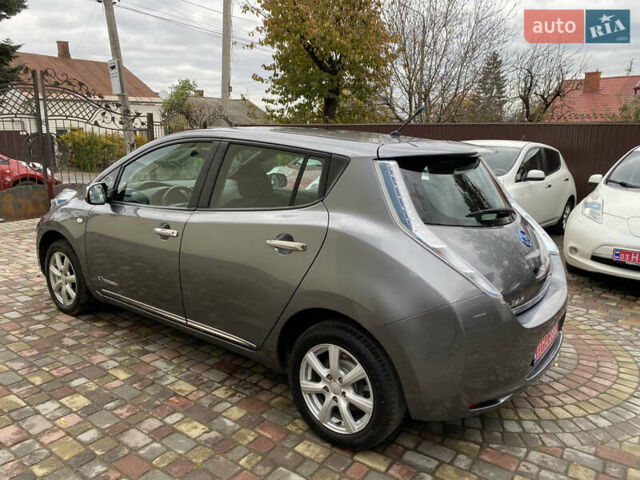 Серый Ниссан Лиф, объемом двигателя 0 л и пробегом 140 тыс. км за 5490 $, фото 5 на Automoto.ua