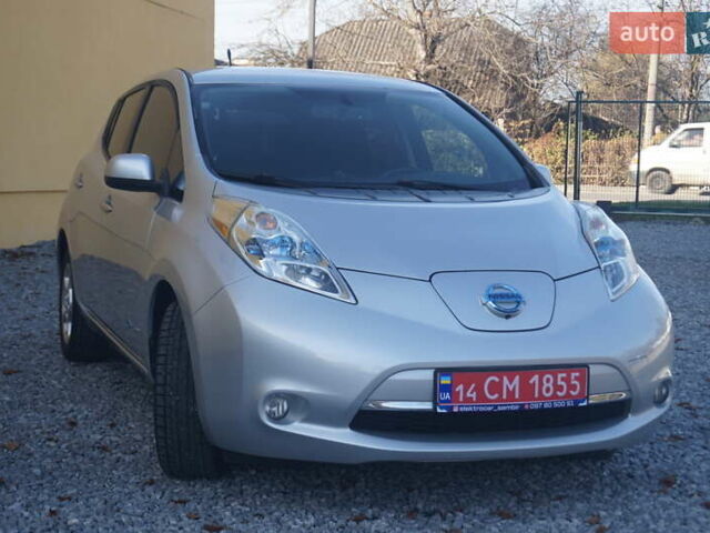 Серый Ниссан Лиф, объемом двигателя 0 л и пробегом 193 тыс. км за 5555 $, фото 3 на Automoto.ua