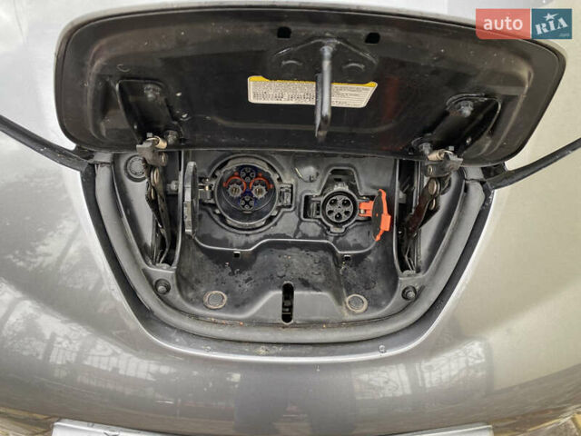 Серый Ниссан Лиф, объемом двигателя 0 л и пробегом 140 тыс. км за 5490 $, фото 12 на Automoto.ua