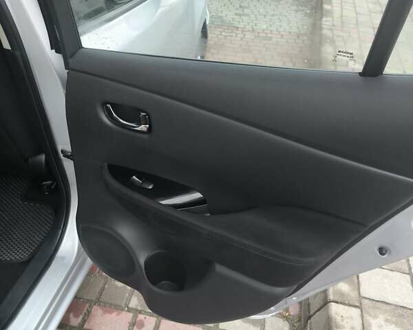 Серый Ниссан Лиф, объемом двигателя 0 л и пробегом 147 тыс. км за 4800 $, фото 28 на Automoto.ua