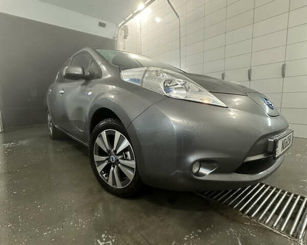 Серый Ниссан Лиф, объемом двигателя 0 л и пробегом 128 тыс. км за 7200 $, фото 9 на Automoto.ua