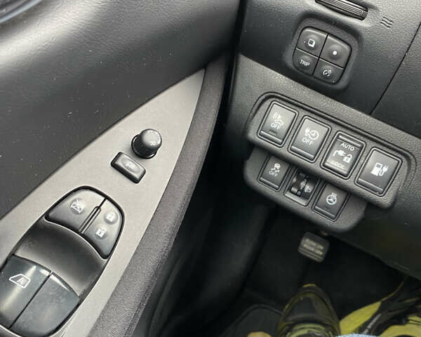 Серый Ниссан Лиф, объемом двигателя 0 л и пробегом 140 тыс. км за 5490 $, фото 16 на Automoto.ua