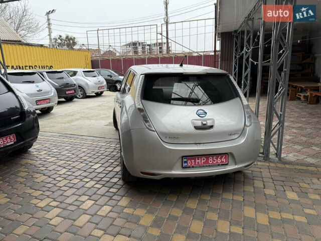 Серый Ниссан Лиф, объемом двигателя 0 л и пробегом 112 тыс. км за 4990 $, фото 5 на Automoto.ua