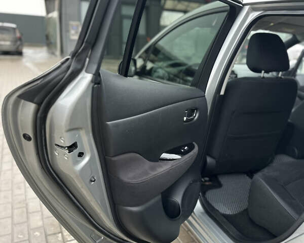 Серый Ниссан Лиф, объемом двигателя 0 л и пробегом 92 тыс. км за 8100 $, фото 13 на Automoto.ua