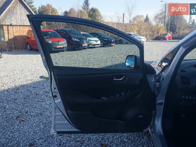 Серый Ниссан Лиф, объемом двигателя 0 л и пробегом 193 тыс. км за 5555 $, фото 23 на Automoto.ua