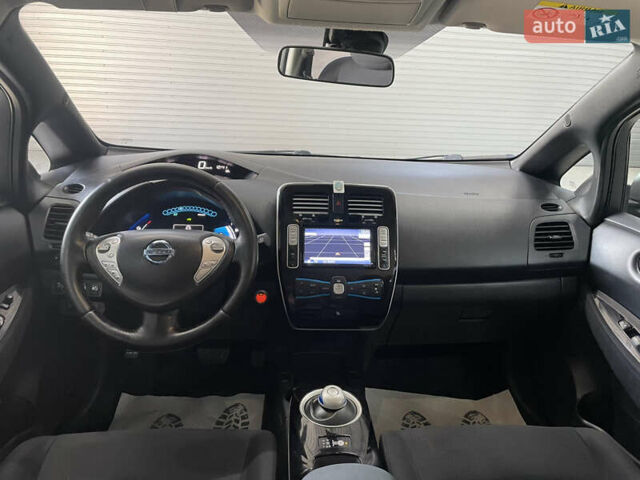 Ниссан Лиф 2013 в Стрые на Automoto.ua Серый Ниссан Лиф, объемом двигателя 0 л и пробегом 118 тыс. км за 6800 $, фото 41 на Automoto.ua