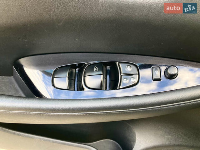 Сірий Ніссан Ліф, об'ємом двигуна 0 л та пробігом 129 тис. км за 8300 $, фото 15 на Automoto.ua