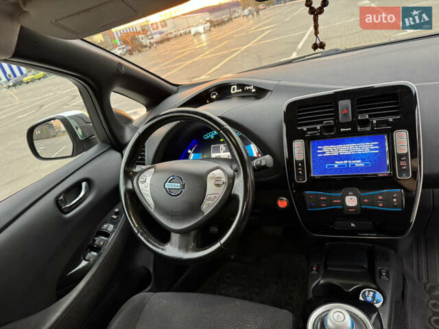 Ниссан Лиф 2013 в Одессе на Automoto.ua Серый Ниссан Лиф, объемом двигателя 0 л и пробегом 180 тыс. км за 5500 $, фото 11 на Automoto.ua