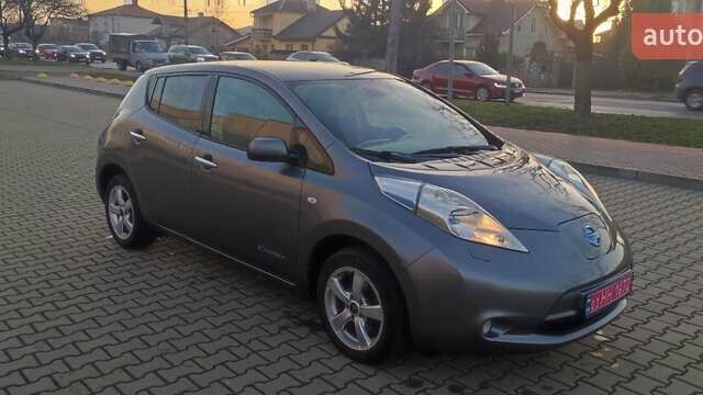 Серый Ниссан Лиф, объемом двигателя 0 л и пробегом 144 тыс. км за 5200 $, фото 2 на Automoto.ua