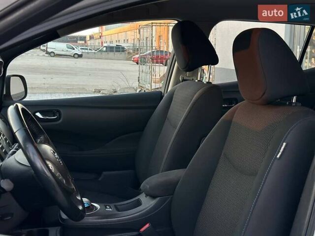 Серый Ниссан Лиф, объемом двигателя 0 л и пробегом 75 тыс. км за 5000 $, фото 10 на Automoto.ua