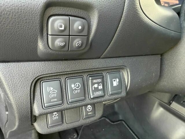 Серый Ниссан Лиф, объемом двигателя 0 л и пробегом 87 тыс. км за 2300 $, фото 8 на Automoto.ua