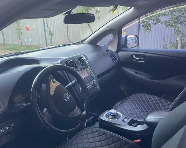 Сірий Ніссан Ліф, об'ємом двигуна 0 л та пробігом 170 тис. км за 5500 $, фото 2 на Automoto.ua