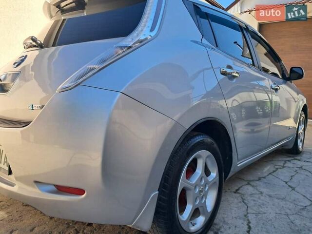 Серый Ниссан Лиф, объемом двигателя 0 л и пробегом 131 тыс. км за 6400 $, фото 15 на Automoto.ua