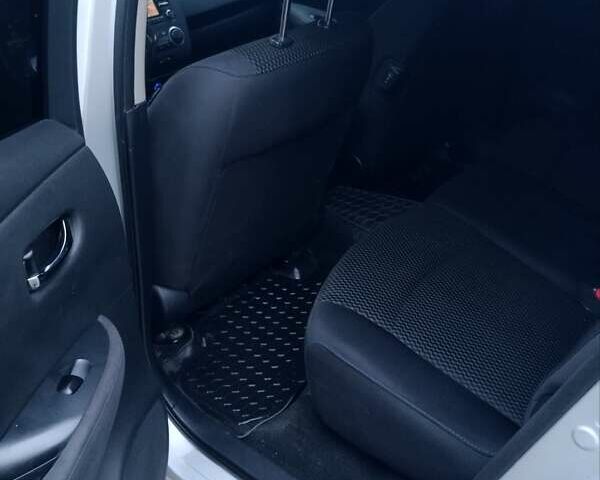 Серый Ниссан Лиф, объемом двигателя 0 л и пробегом 157 тыс. км за 5100 $, фото 6 на Automoto.ua