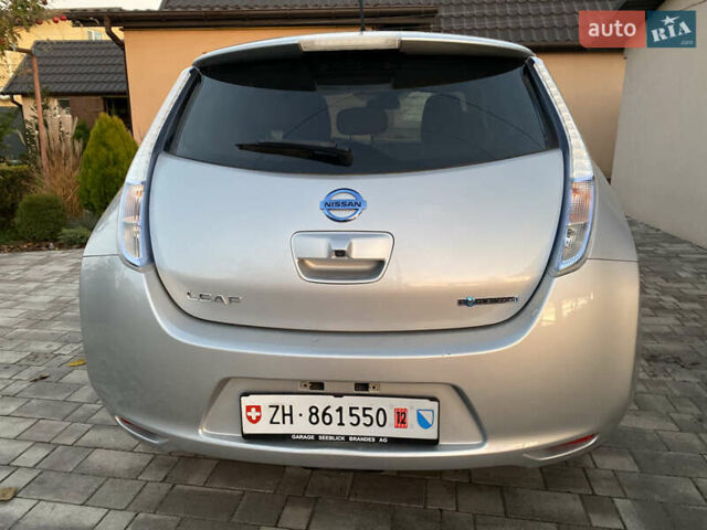 Серый Ниссан Лиф, объемом двигателя 0 л и пробегом 72 тыс. км за 4990 $, фото 35 на Automoto.ua