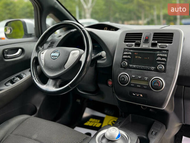 Серый Ниссан Лиф, объемом двигателя 0 л и пробегом 73 тыс. км за 6450 $, фото 8 на Automoto.ua