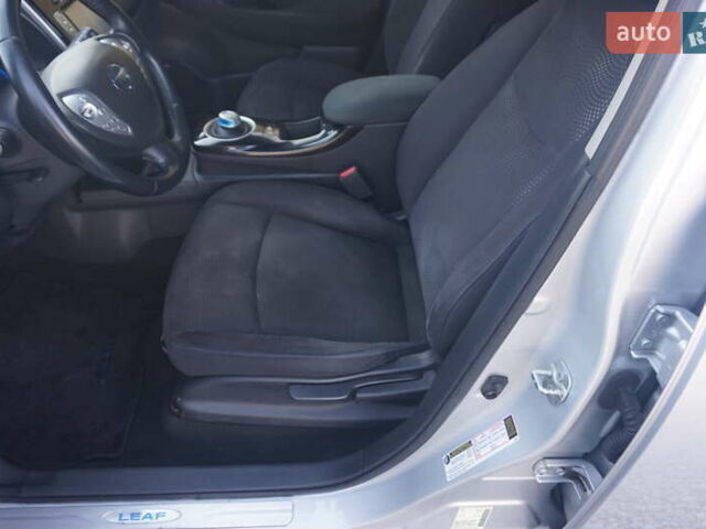 Серый Ниссан Лиф, объемом двигателя 0 л и пробегом 193 тыс. км за 5555 $, фото 25 на Automoto.ua