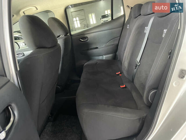 Серый Ниссан Лиф, объемом двигателя 0 л и пробегом 117 тыс. км за 6800 $, фото 50 на Automoto.ua