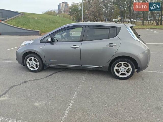 Сірий Ніссан Ліф, об'ємом двигуна 0 л та пробігом 100 тис. км за 6500 $, фото 4 на Automoto.ua