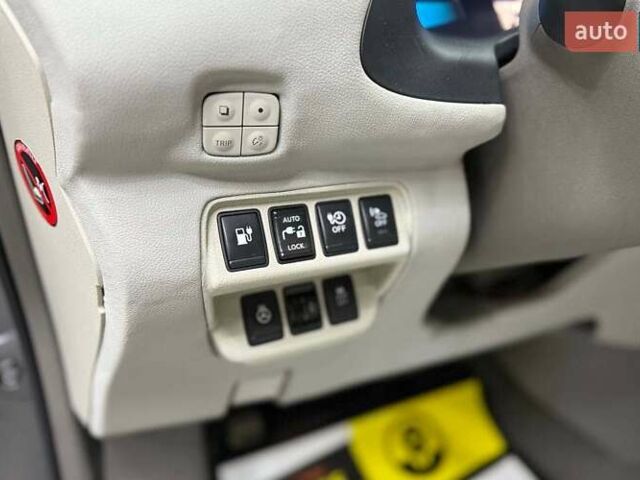 Сірий Ніссан Ліф, об'ємом двигуна 0 л та пробігом 103 тис. км за 7200 $, фото 11 на Automoto.ua