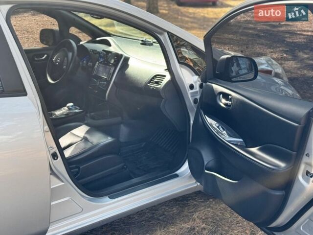 Серый Ниссан Лиф, объемом двигателя 0 л и пробегом 172 тыс. км за 6500 $, фото 8 на Automoto.ua