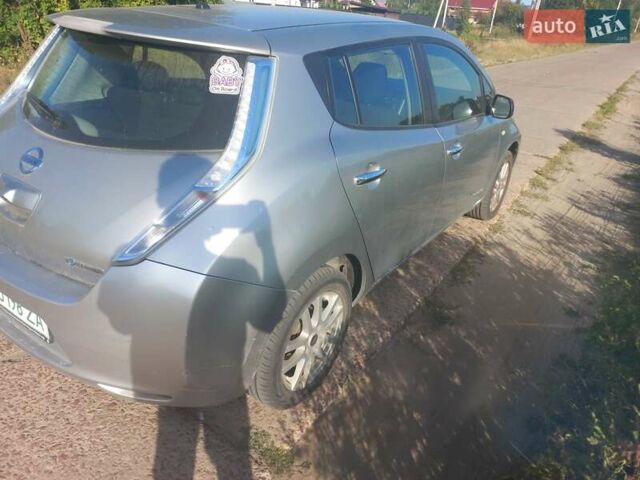 Сірий Ніссан Ліф, об'ємом двигуна 0 л та пробігом 164 тис. км за 6900 $, фото 4 на Automoto.ua