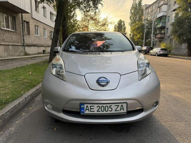 Серый Ниссан Лиф, объемом двигателя 0 л и пробегом 151 тыс. км за 6800 $, фото 1 на Automoto.ua