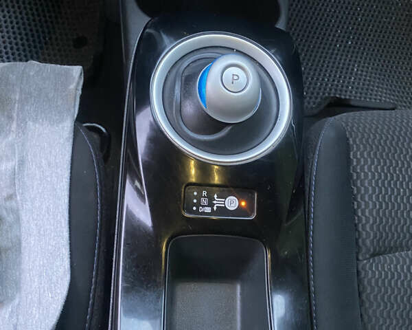 Серый Ниссан Лиф, объемом двигателя 0 л и пробегом 104 тыс. км за 6700 $, фото 27 на Automoto.ua