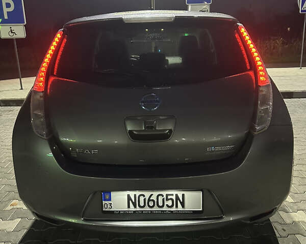 Серый Ниссан Лиф, объемом двигателя 0 л и пробегом 128 тыс. км за 7200 $, фото 21 на Automoto.ua