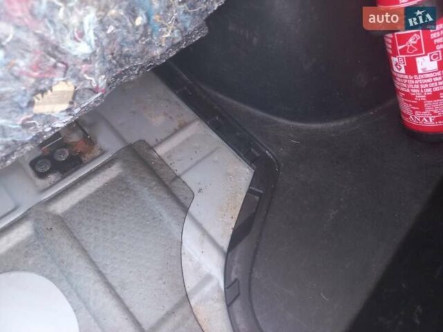 Сірий Ніссан Ліф, об'ємом двигуна 0 л та пробігом 164 тис. км за 6900 $, фото 30 на Automoto.ua
