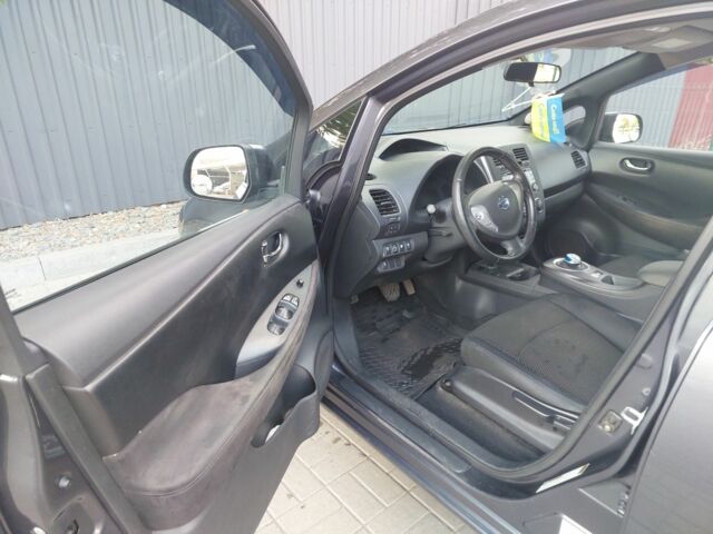 Серый Ниссан Лиф, объемом двигателя 0 л и пробегом 155 тыс. км за 5800 $, фото 5 на Automoto.ua