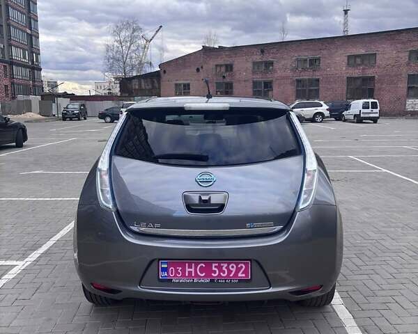 Сірий Ніссан Ліф, об'ємом двигуна 0 л та пробігом 108 тис. км за 7500 $, фото 22 на Automoto.ua