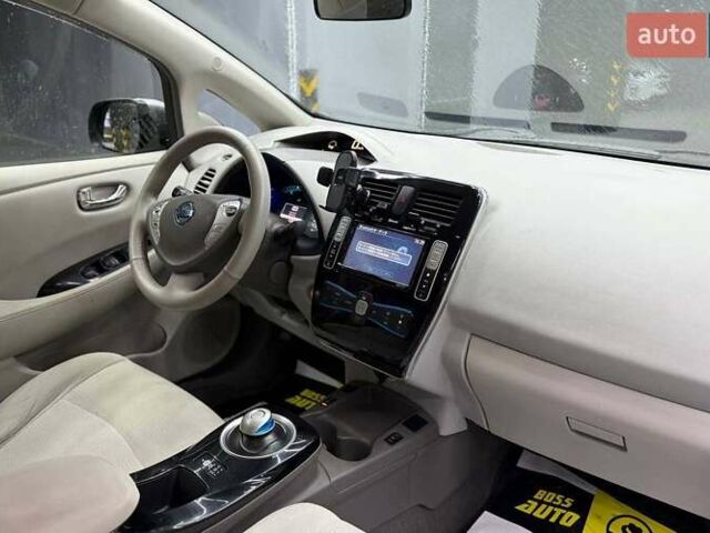 Сірий Ніссан Ліф, об'ємом двигуна 0 л та пробігом 103 тис. км за 7200 $, фото 17 на Automoto.ua