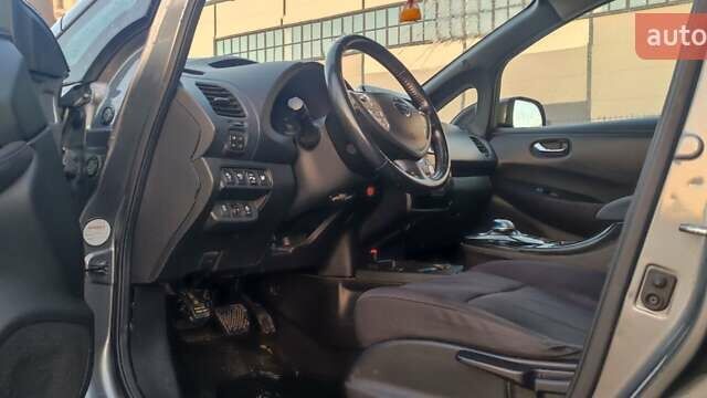 Серый Ниссан Лиф, объемом двигателя 0 л и пробегом 144 тыс. км за 5200 $, фото 13 на Automoto.ua