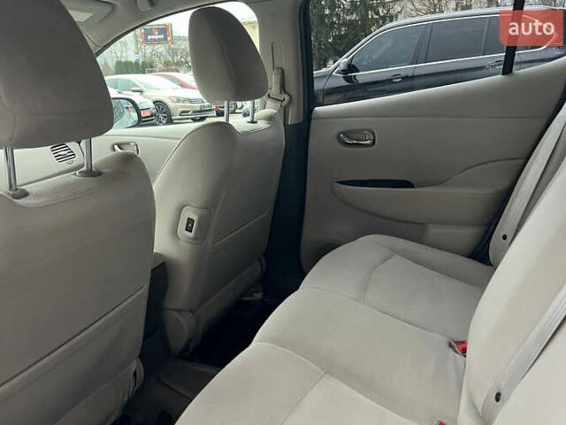 Серый Ниссан Лиф, объемом двигателя 0 л и пробегом 100 тыс. км за 6000 $, фото 20 на Automoto.ua