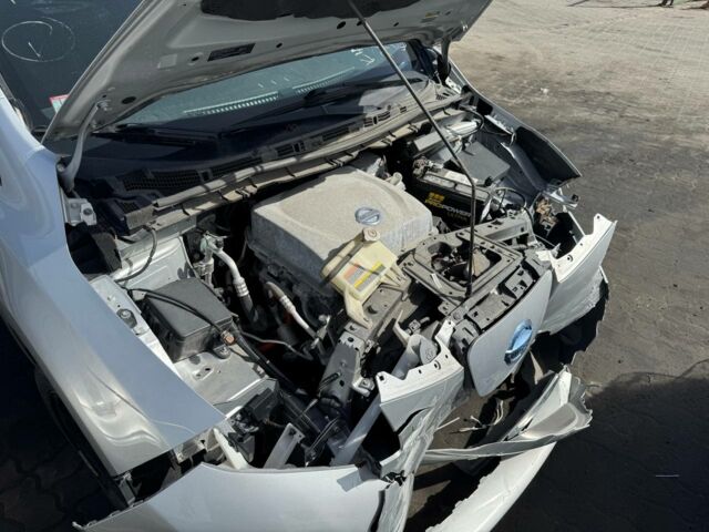 Серый Ниссан Лиф, объемом двигателя 0 л и пробегом 131 тыс. км за 4300 $, фото 9 на Automoto.ua