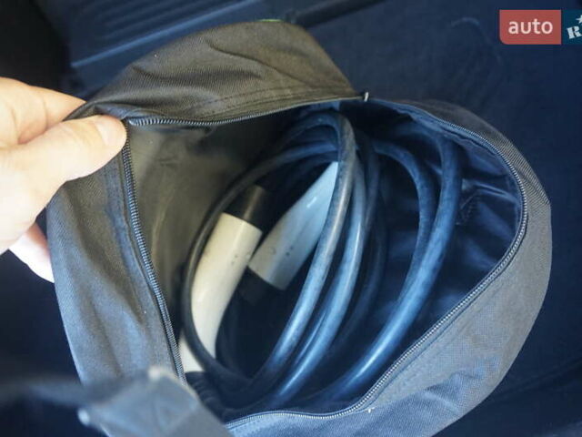 Серый Ниссан Лиф, объемом двигателя 0 л и пробегом 193 тыс. км за 5555 $, фото 49 на Automoto.ua