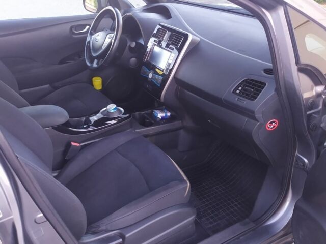 Сірий Ніссан Ліф, об'ємом двигуна 0 л та пробігом 135 тис. км за 5900 $, фото 3 на Automoto.ua