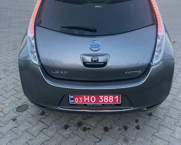 Серый Ниссан Лиф, объемом двигателя 0 л и пробегом 130 тыс. км за 6700 $, фото 7 на Automoto.ua