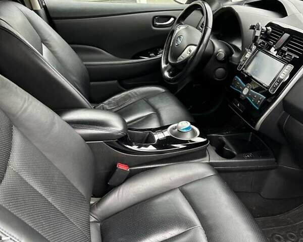 Серый Ниссан Лиф, объемом двигателя 0 л и пробегом 126 тыс. км за 7900 $, фото 11 на Automoto.ua